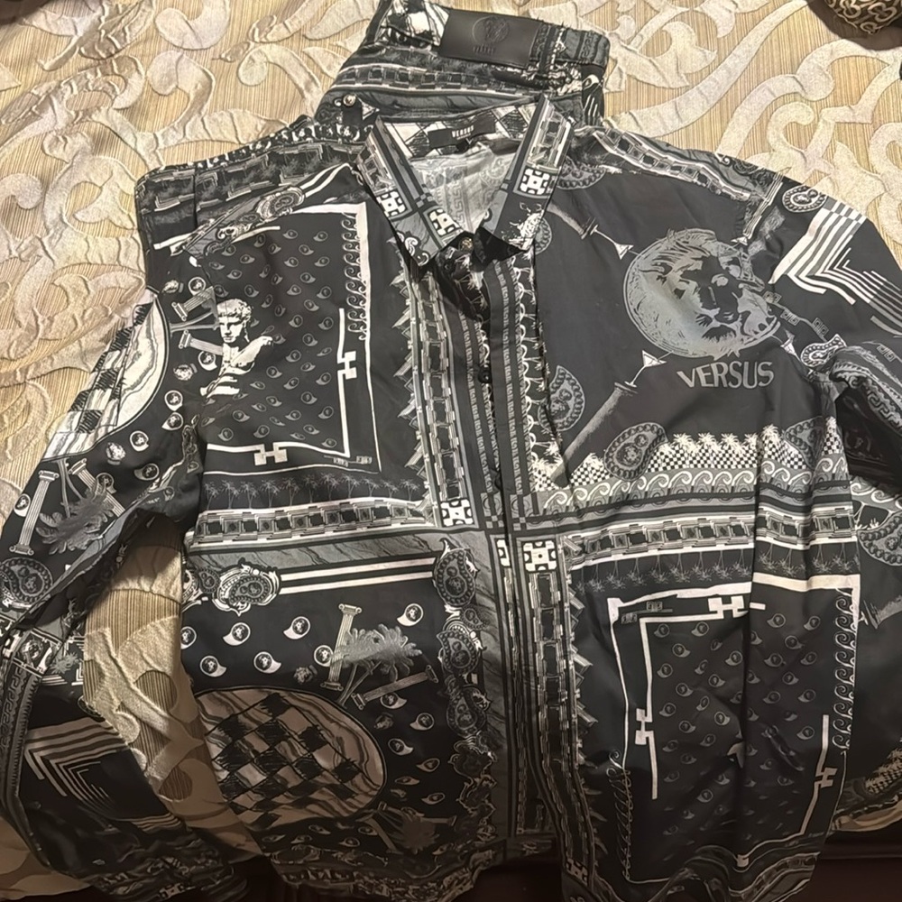 Versace Versus set for man.